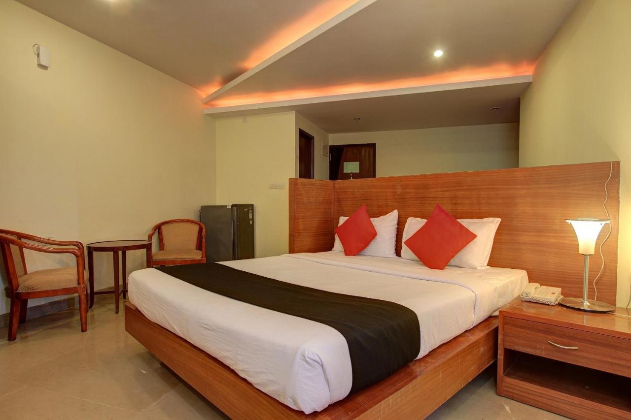 Collection O 29684 Hotel Vikram Palace & Restaurant Dayal Bagh Phòng bức ảnh