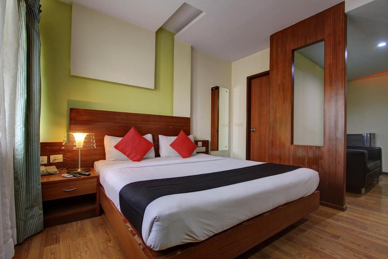 Collection O 29684 Hotel Vikram Palace & Restaurant Dayal Bagh Phòng bức ảnh
